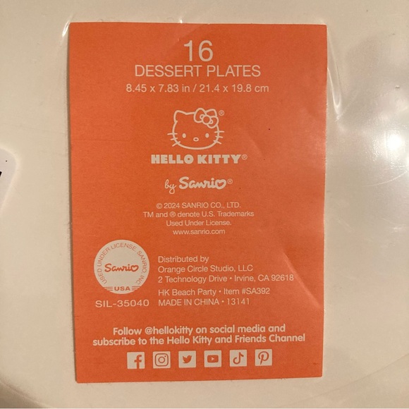 Sold ‼️Hello Kitty Summer Dessert Plates and Napkins - Picture 4 of 10